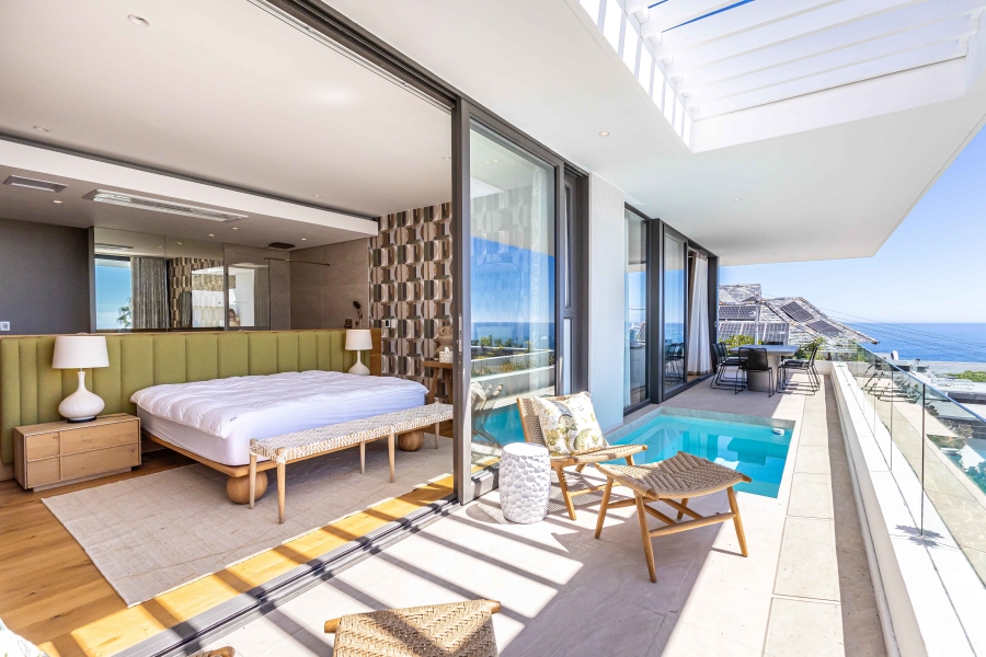 4 Bedroom Property for Sale in Fresnaye Western Cape